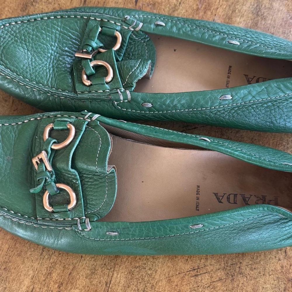 Prada Women's Green Leather Loafers 9.5 - Picture 2 of 11